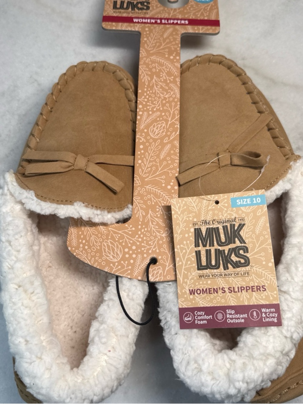 Women's MUK LUKS Jayla Moccasin Tan Sz 10 Slip Resistant Cozy New
